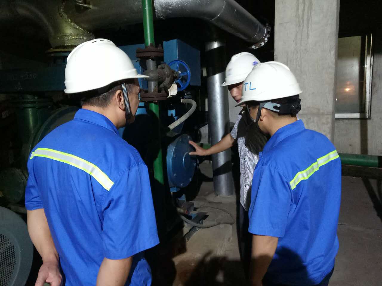 佛山市真空泵廠客戶現(xiàn)場服務圖